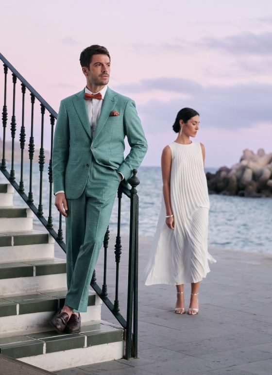 Costume deux-pièces vert sauge clair en tissu bamboo, laine, lin, soie : Collection Wedding​